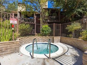 21930 Marylee Street 94, Woodland Hills (los Angeles) CA 91367