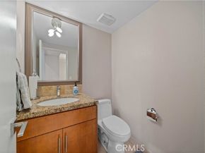21930 Marylee Street 94, Woodland Hills (los Angeles) CA 91367