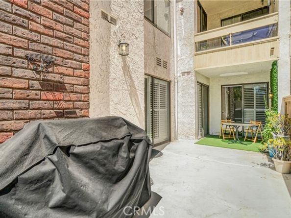 17140 Burbank Boulevard 105, Encino (los Angeles) CA 91316