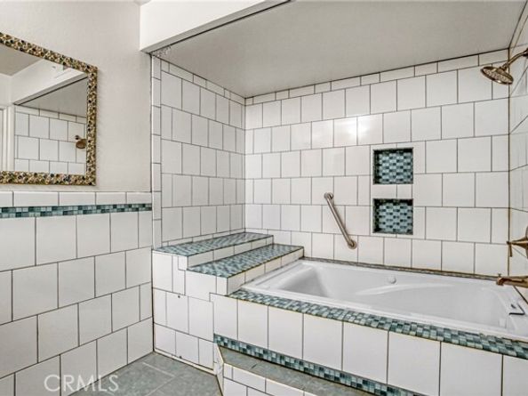 17140 Burbank Boulevard 105, Encino (los Angeles) CA 91316