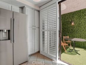 17140 Burbank Boulevard 105, Encino (los Angeles) CA 91316