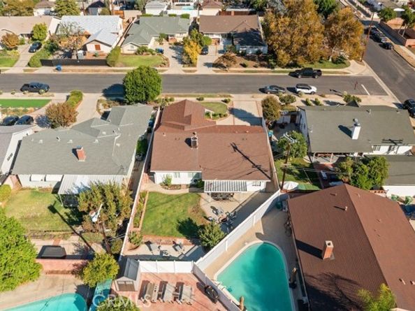 9309 Swinton, North Hills (los Angeles) CA 91343