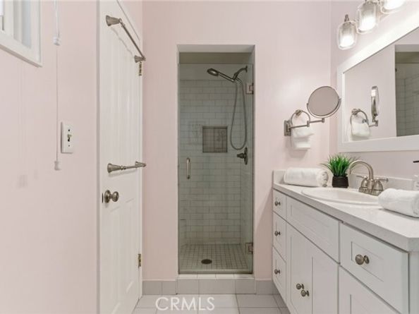 9309 Swinton, North Hills (los Angeles) CA 91343