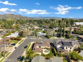 23040 Burton, West Hills (los Angeles) CA 91304