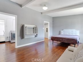 18027 Hatton Street, Reseda (los Angeles) CA 91335