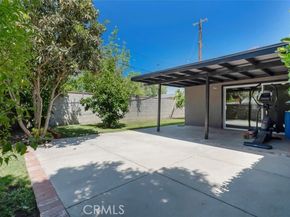 18027 Hatton Street, Reseda (los Angeles) CA 91335