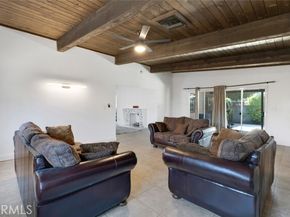 18027 Hatton Street, Reseda (los Angeles) CA 91335