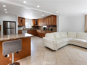 6732 Farmdale, North Hollywood (los Angeles) CA 91606