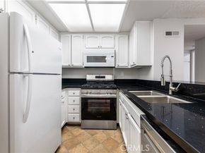 7800 Topanga Canyon 212, Canoga Park (los Angeles) CA 91304