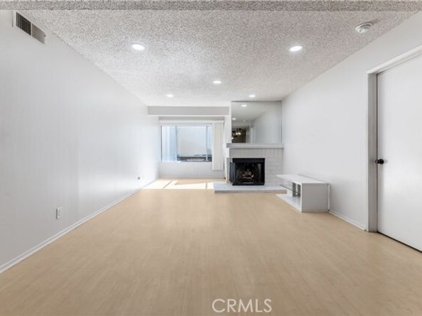 7800 Topanga Canyon 212, Canoga Park (los Angeles) CA 91304