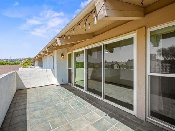 7500 Viejo Castilla Way 9, Carlsbad CA 92009