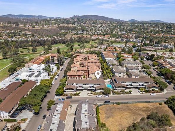 7500 Viejo Castilla Way 9, Carlsbad CA 92009