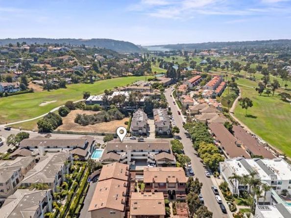 7500 Viejo Castilla Way 9, Carlsbad CA 92009