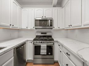 7500 Viejo Castilla Way 9, Carlsbad CA 92009