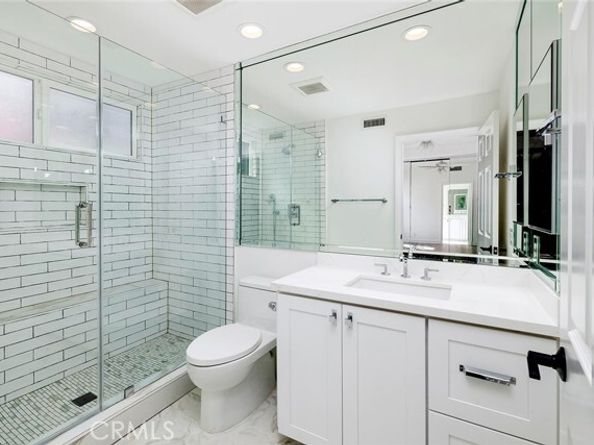 6 Harbor Pointe Drive, Corona Del Mar (newport Beach) CA 92625