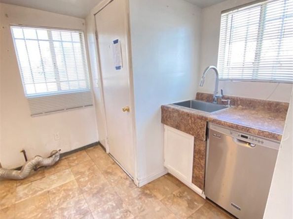 509 E 97th Street, Inglewood CA 90301