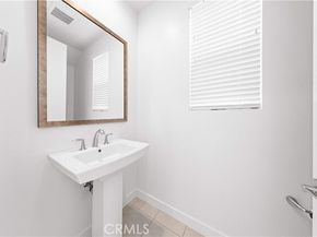 121 Reyes Alley, Lake Forest (el Toro) CA 92630