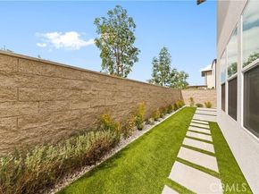 121 Reyes Alley, Lake Forest (el Toro) CA 92630