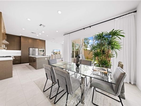 121 Reyes Alley, Lake Forest (el Toro) CA 92630