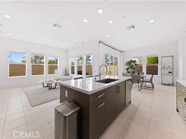 121 Reyes Alley, Lake Forest (el Toro) CA 92630