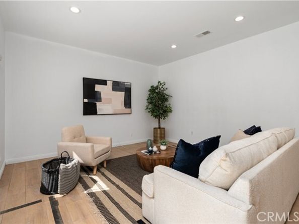 5732 Wilbur Avenue, Tarzana (los Angeles) CA 91356