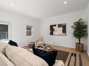 5732 Wilbur Avenue, Tarzana (los Angeles) CA 91356