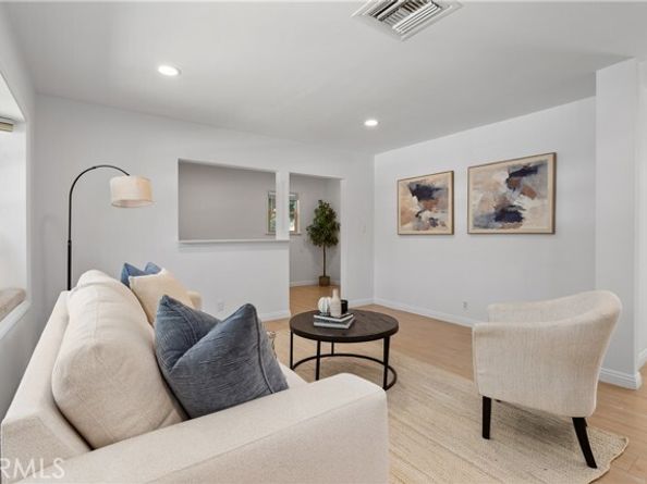 5732 Wilbur Avenue, Tarzana (los Angeles) CA 91356