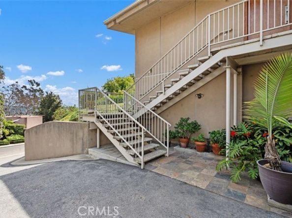 2377 Silver Ridge Avenue, Los Angeles CA 90039