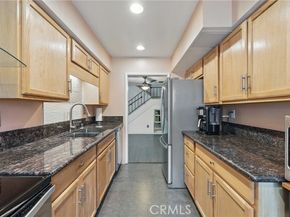 8121 Canby Avenue 4, Reseda (los Angeles) CA 91335