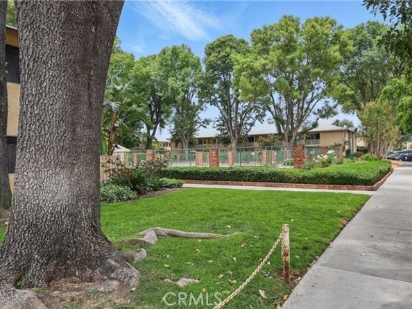 8121 Canby Avenue 4, Reseda (los Angeles) CA 91335