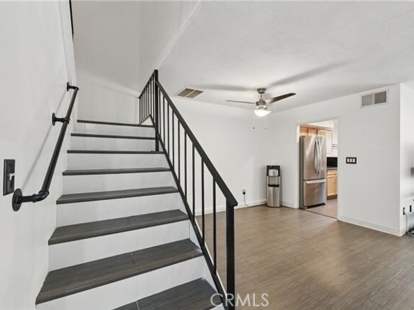 8121 Canby Avenue 4, Reseda (los Angeles) CA 91335