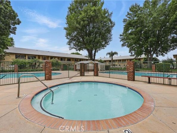 8121 Canby Avenue 4, Reseda (los Angeles) CA 91335