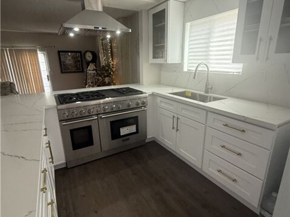 15935 Community Street, North Hills (los Angeles) CA 91343