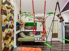 6042 Fair, North Hollywood (los Angeles) CA 91606