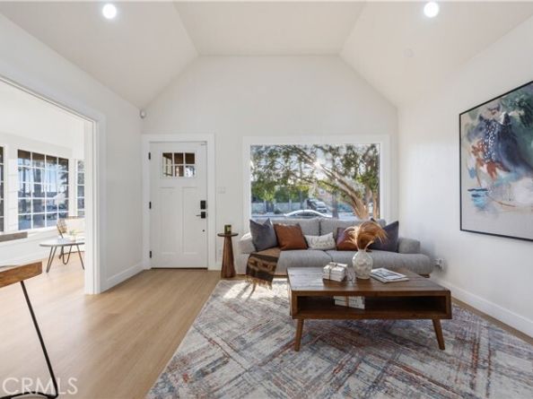 5612 S Rimpau, Los Angeles CA 90043