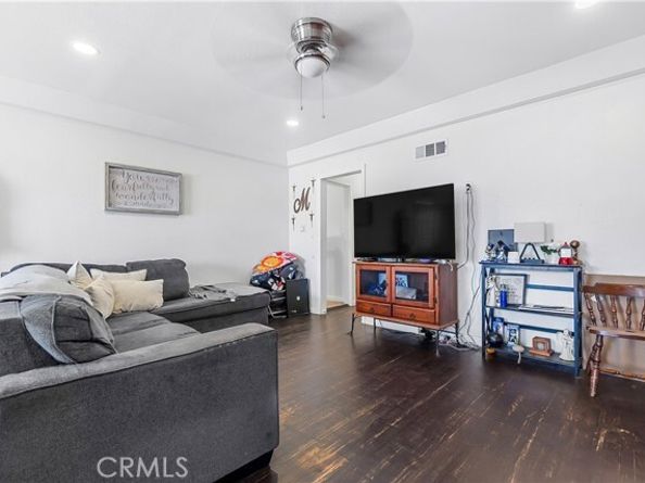 1627 Broad Avenue, Wilmington (los Angeles) CA 90744