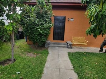 718 S Vine Avenue