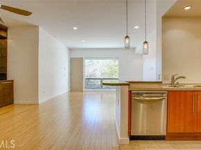 4705 Whitsett 106, Studio City (los Angeles) CA 91604