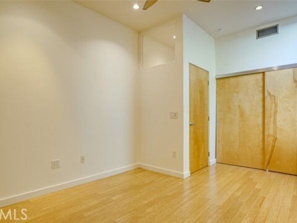 4705 Whitsett 106, Studio City (los Angeles) CA 91604