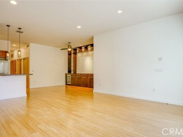 4705 Whitsett 106, Studio City (los Angeles) CA 91604