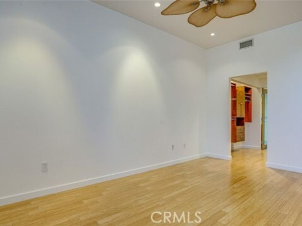 4705 Whitsett 106, Studio City (los Angeles) CA 91604