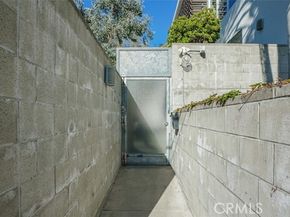 4705 Whitsett 106, Studio City (los Angeles) CA 91604