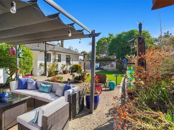 10557 Mahoney Drive, Burbank CA 91040