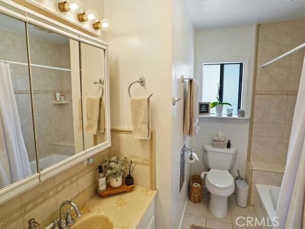 10557 Mahoney Drive, Burbank CA 91040