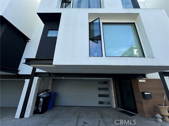 809 N Detroit Street, Los Angeles CA 90046