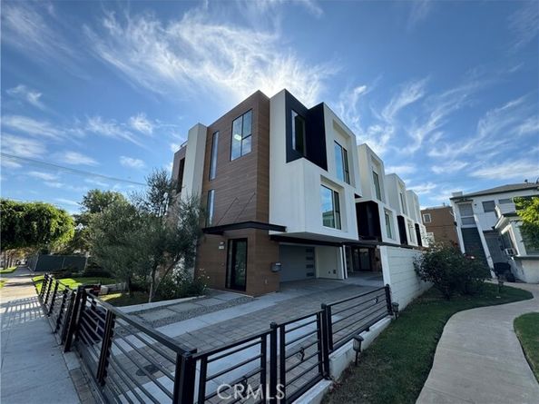 809 N Detroit Street, Los Angeles CA 90046