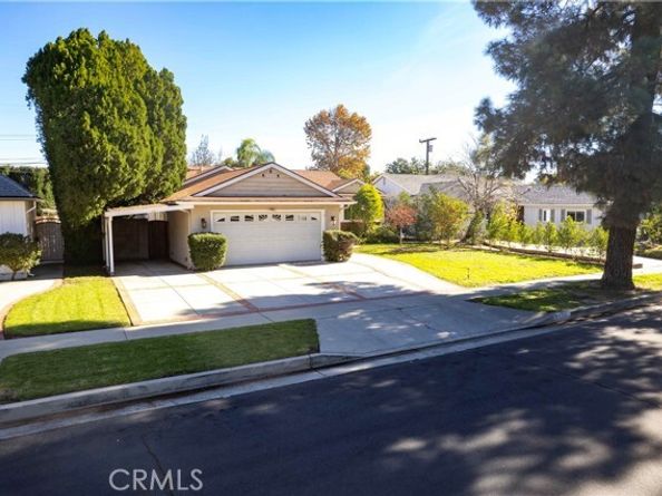 6928 Bobbyboyar, West Hills (los Angeles) CA 91307
