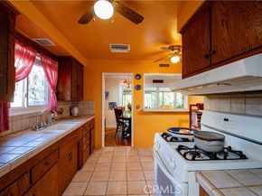 6928 Bobbyboyar, West Hills (los Angeles) CA 91307