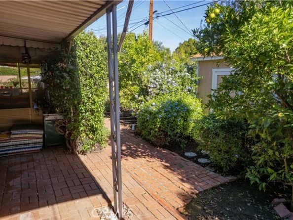 6928 Bobbyboyar, West Hills (los Angeles) CA 91307