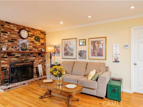 6928 Bobbyboyar, West Hills (los Angeles) CA 91307